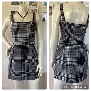 H&M Monochrome Plaid Mini Dress. 👩‍🎤